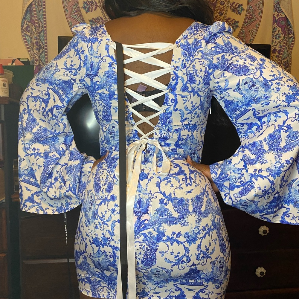 Porcelain Print Satin Lace Up Back Bodycon Dress